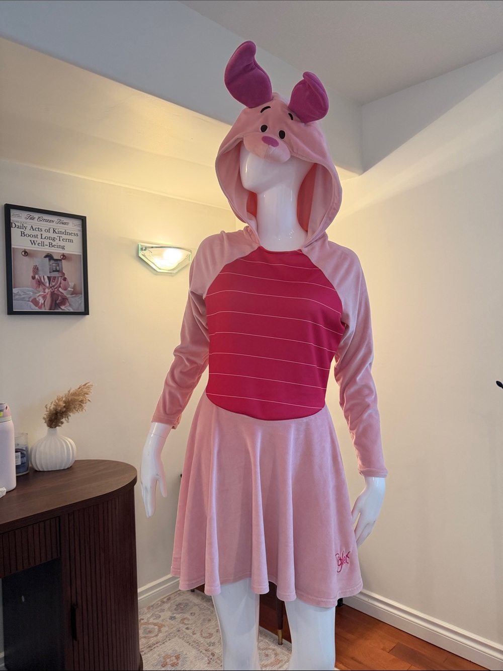Disney Winnie the Pooh Piglet Adult Halloween Costume M